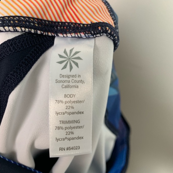 Athleta Electric Geo Sonar Capri Legging Pants - Picture 6 of 6